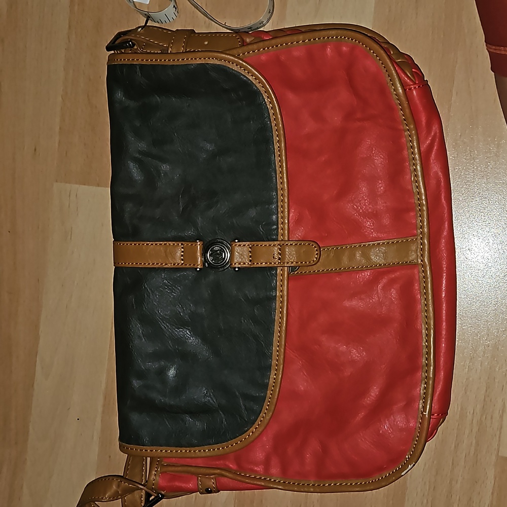 📢2 for $20  Vulcom large purse